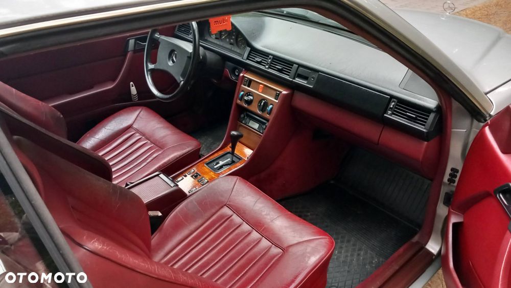 Mercedes-Benz W124 1988 photo 5