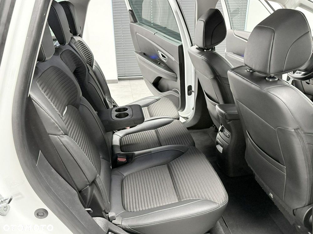 Renault Grand Scenic - 32