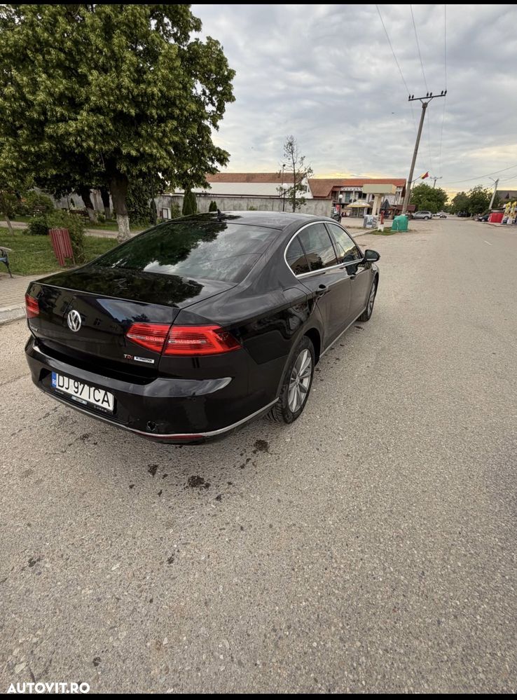 Volkswagen Passat - 4