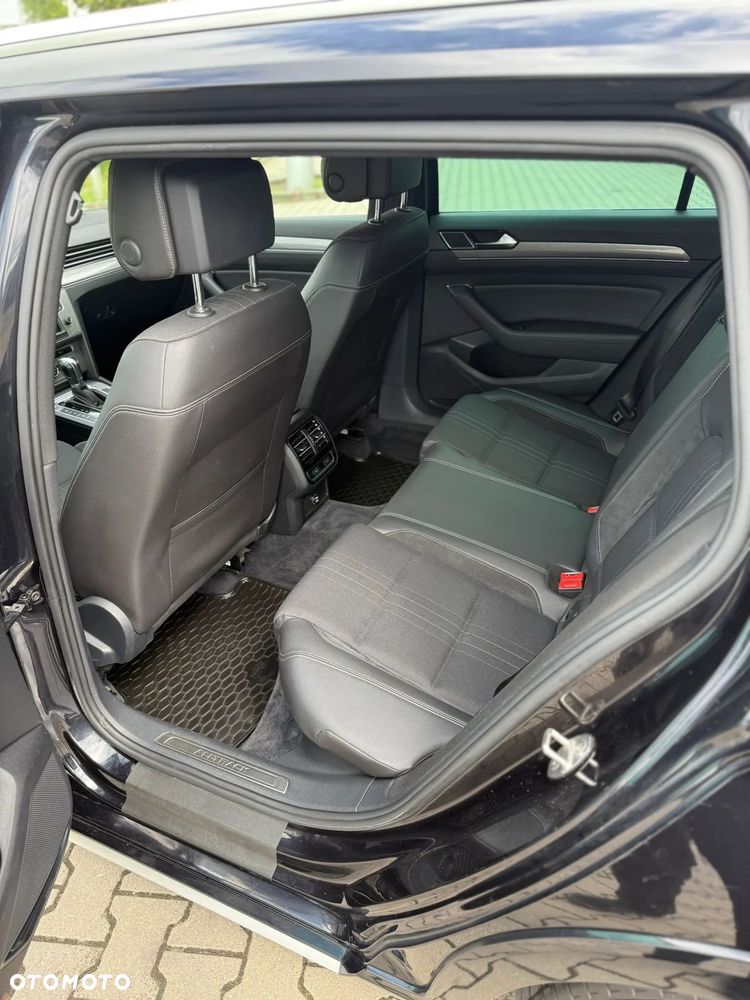 Volkswagen Passat Alltrack 2.0 TDI SCR DSG 4Motion - 14