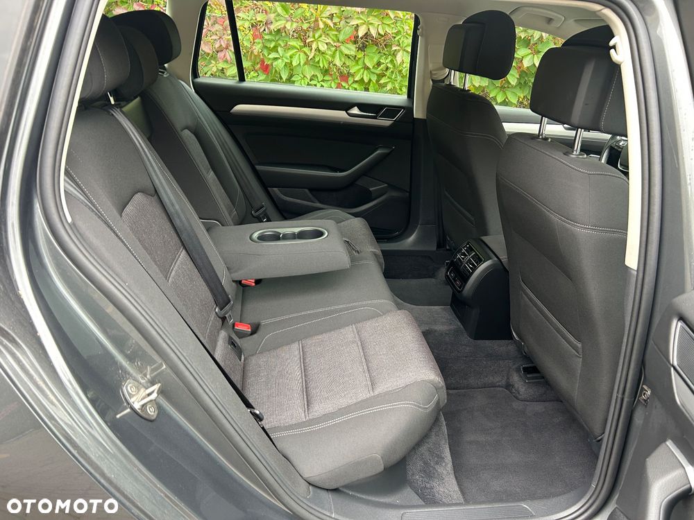 Volkswagen Passat Variant 2.0 TDI SCR DSG Comfortline - 33