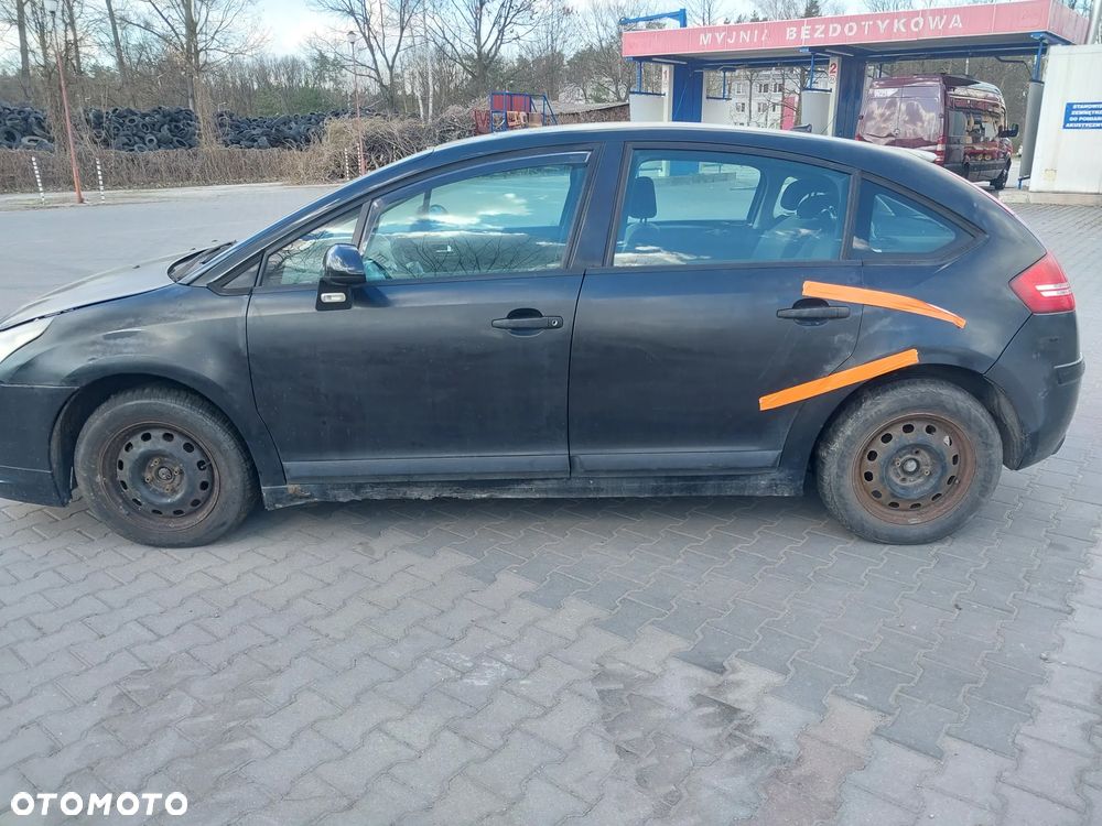 Citroen C4 I przedlift silnik 1.6 16v NFU 109 KM 10FX5G TU5JP4 skrzynia biegów drzwi maska zderzak klapa błotnik EXL belka szyba listwa panel podsufitka podszybie ramiona wycieraczek osłona zwrotnica mcperson pompa tłumik półoś czujniki parkowania moduł hak holowniczy kompletny zacisk CAŁY NA CZĘŚCI - 8