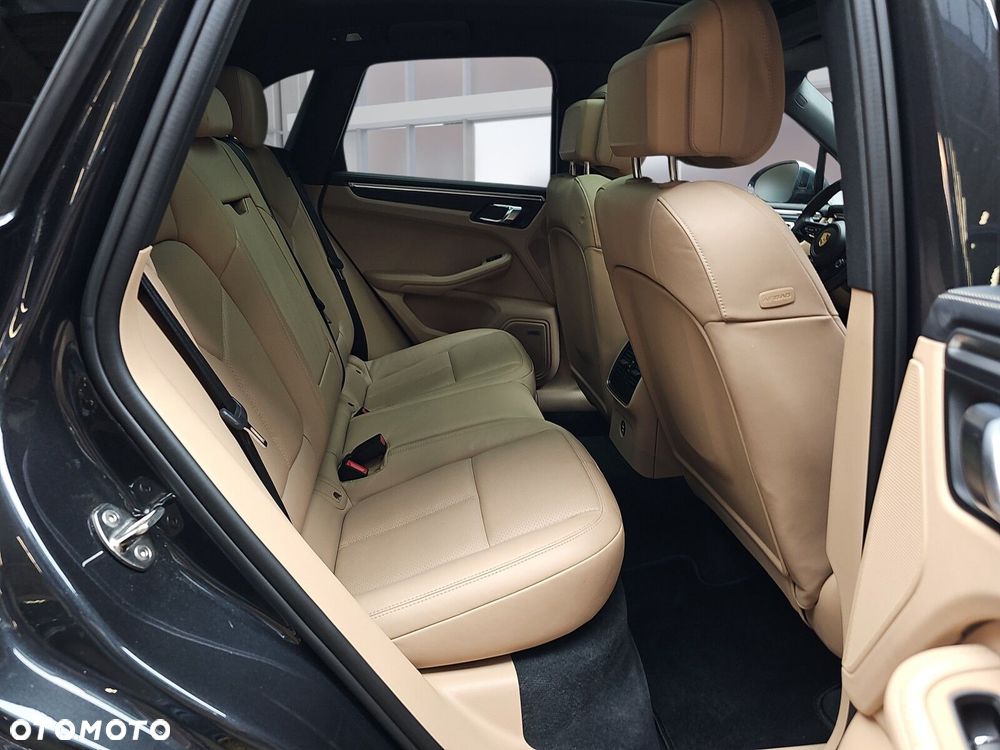 Porsche Macan T - 10