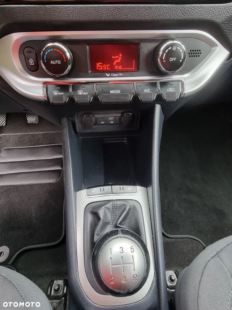 Kia Rio 1.2 Dream Team Edition - 17