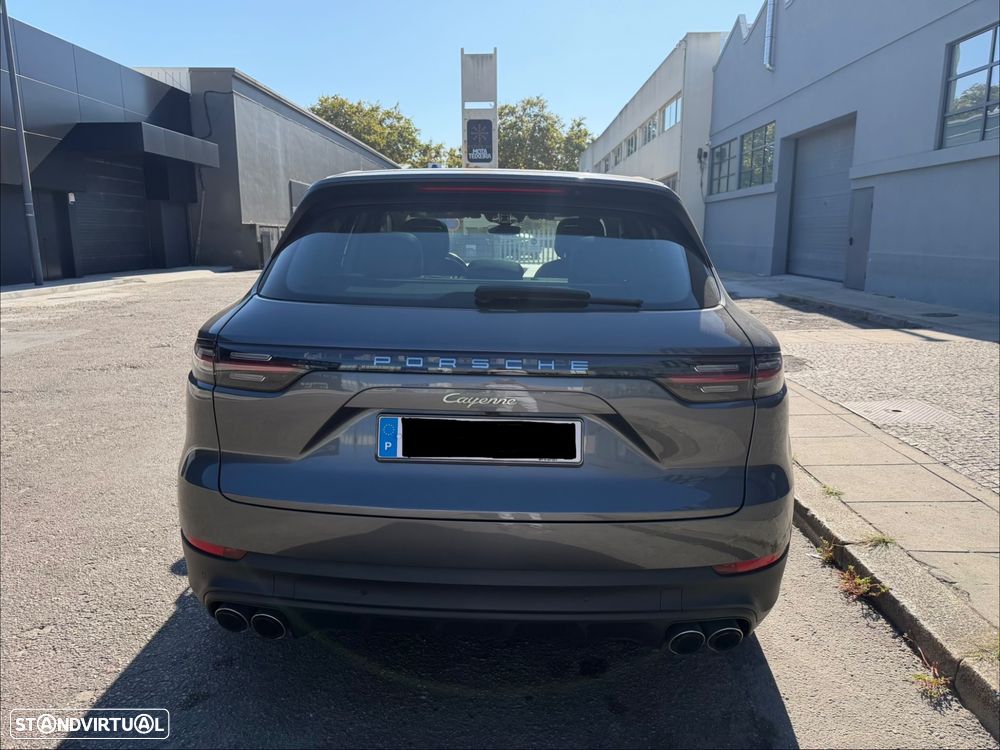 Porsche Cayenne - 6