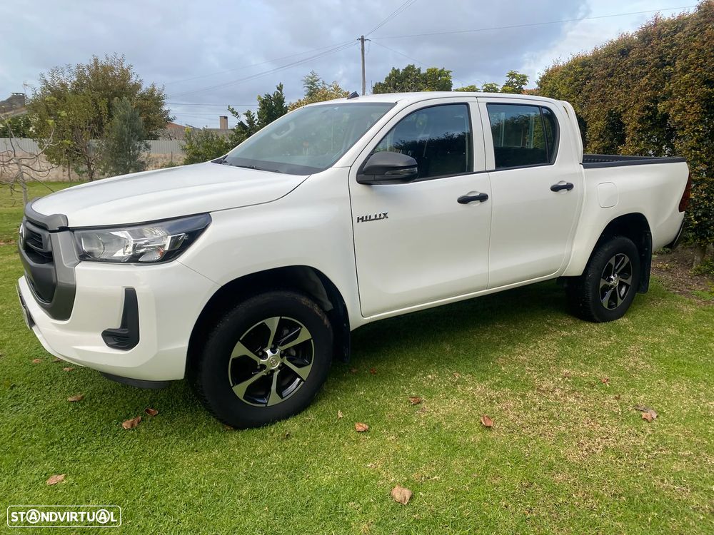 Toyota Hilux 2.4D 4WD CD IVA Dedutivel - 2