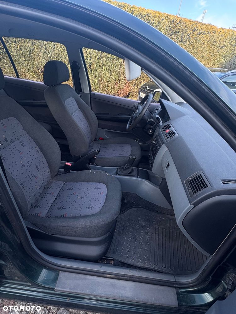 Skoda Fabia 1.2 HTP Basis - 17