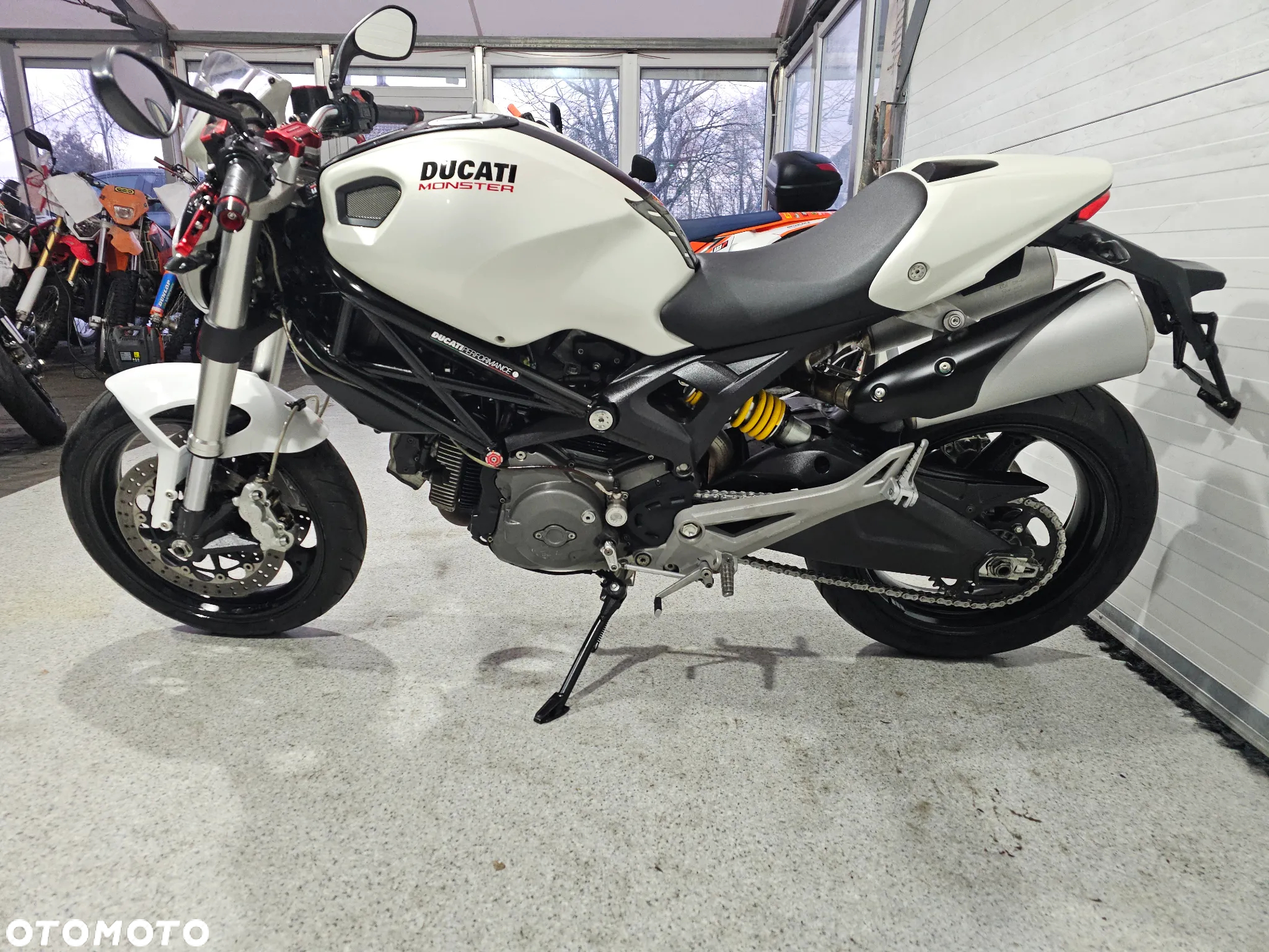 Ducati Monster - 12