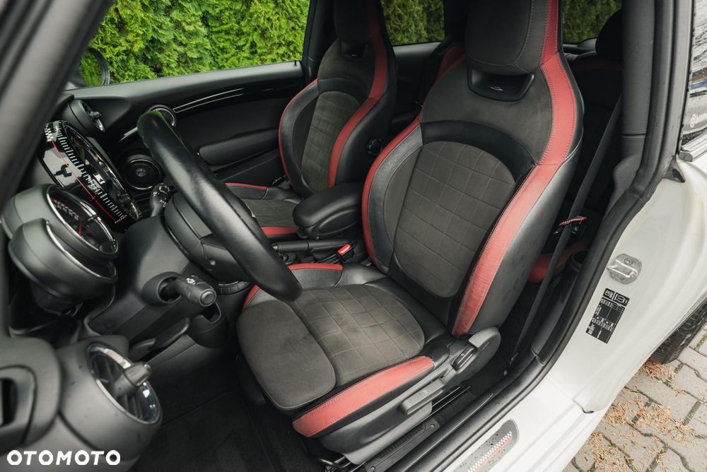 MINI John Cooper Works - 13