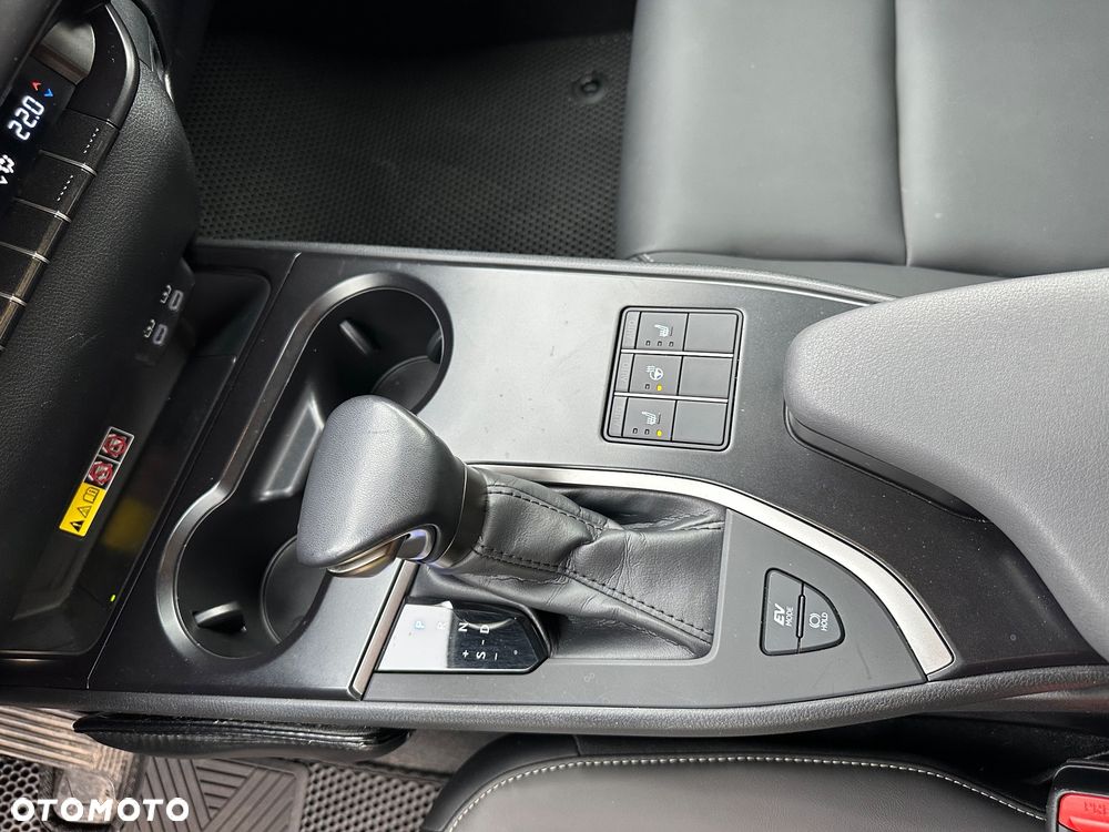 Lexus UX - 14