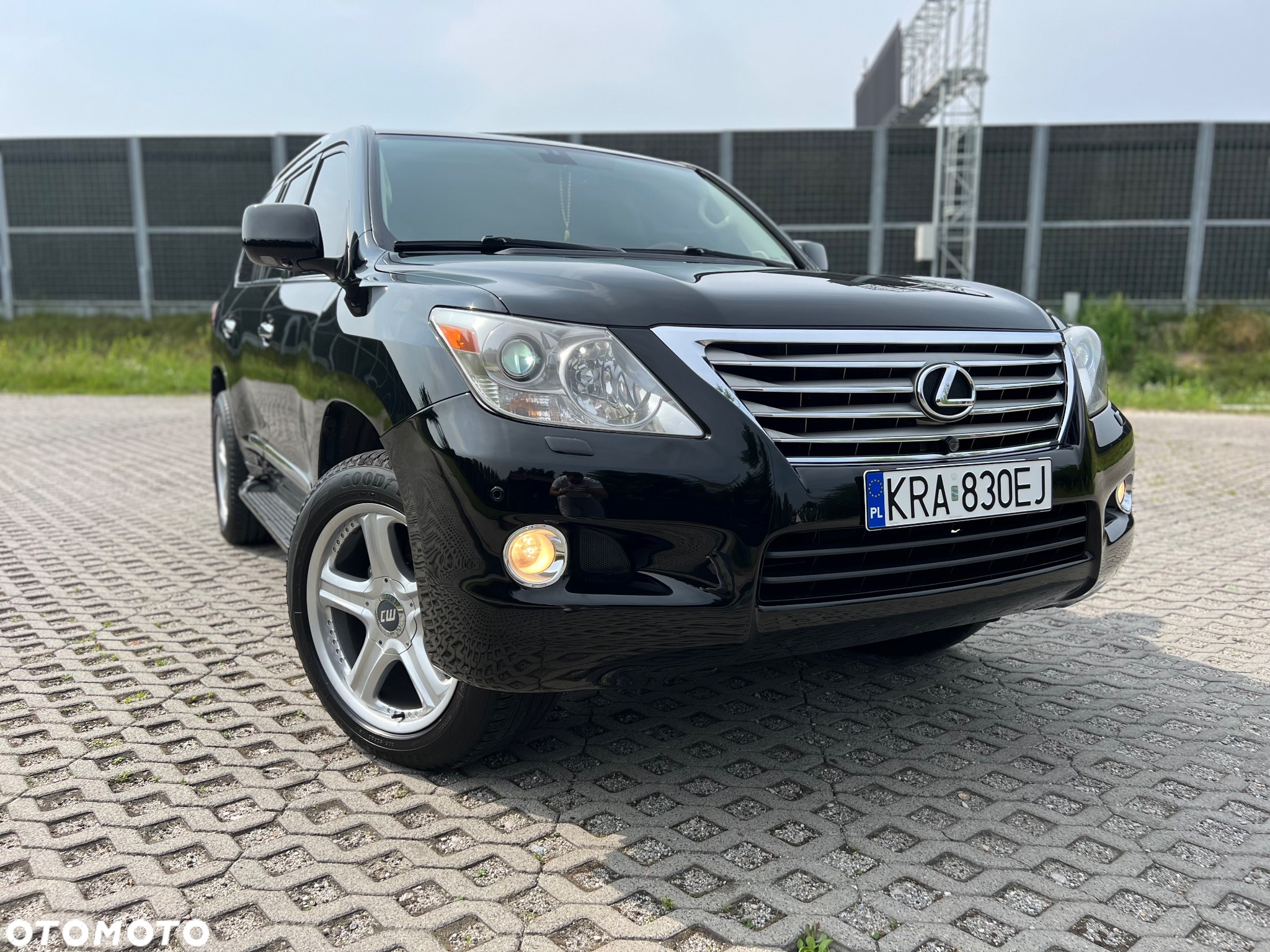 Lexus LX 570 - 2