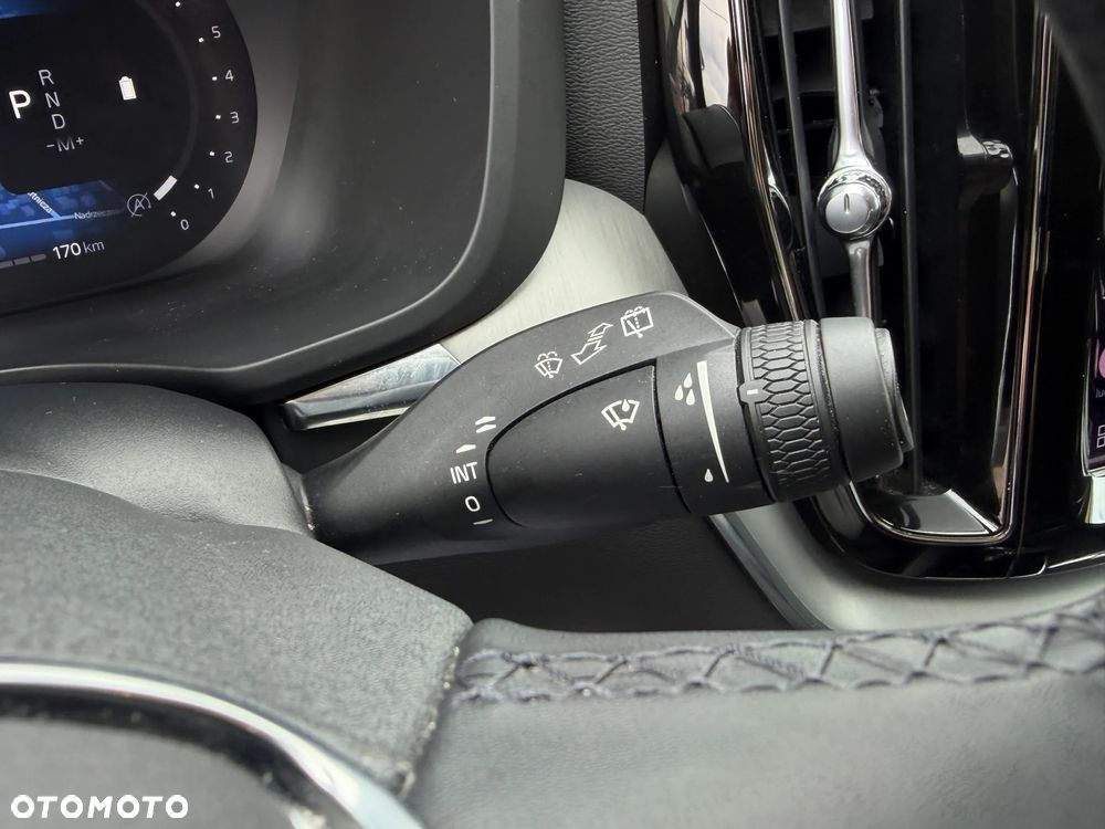 Volvo XC 60 B4 B Momentum Pro - 25