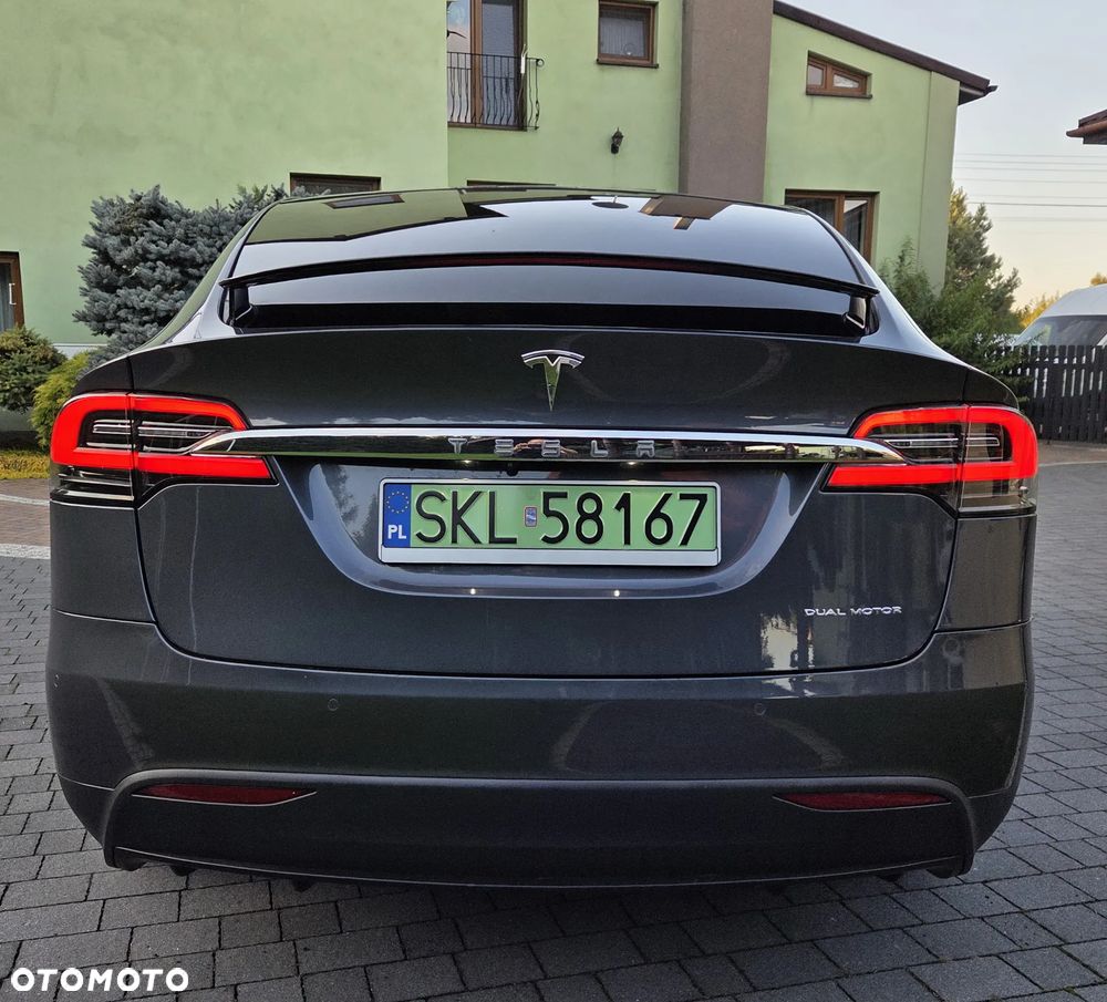 Tesla Model X - 6