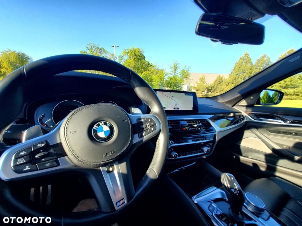 BMW Seria 5 540i xDrive M Sport Edition - 15