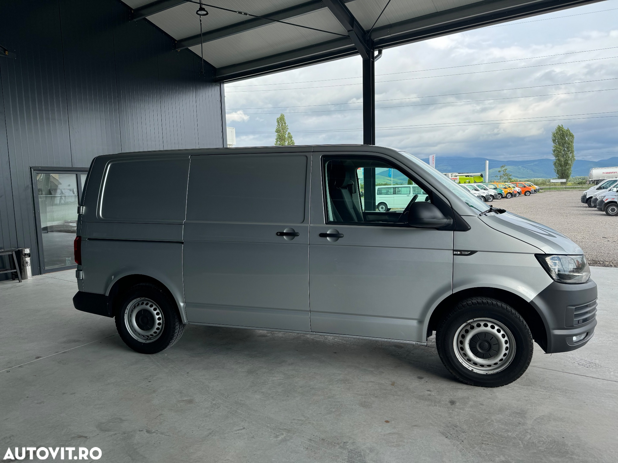 Volkswagen Transporter T6 - 12