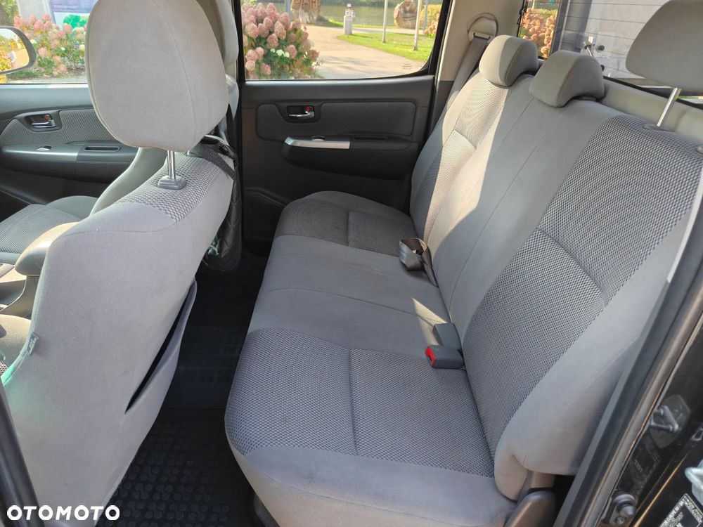 Toyota Hilux - 8