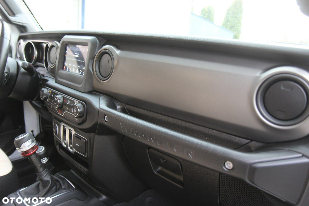 Jeep Wrangler - 17