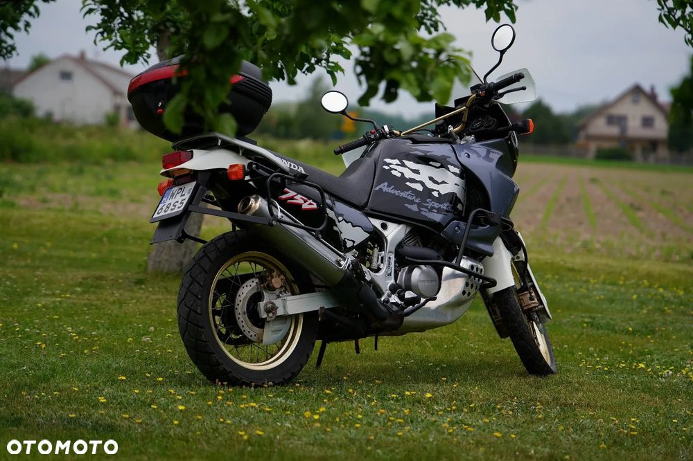 Honda XRV - 5