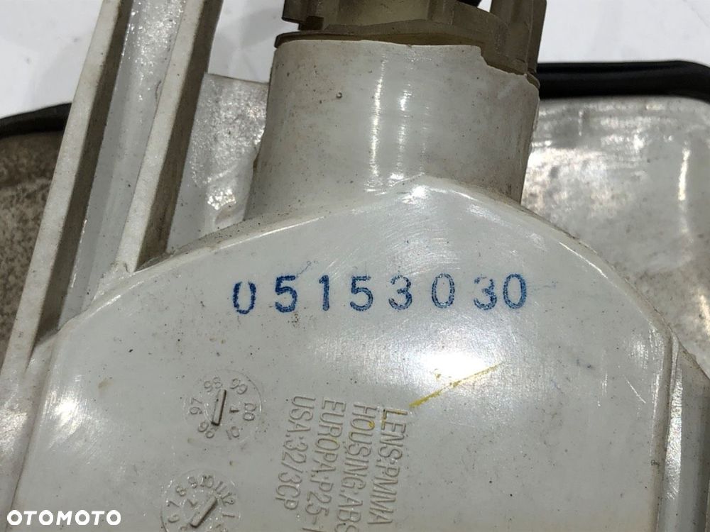 KIERUNKOWSKAZ LEWY PRZÓD - 73.00 PLN - MERCEDES-BENZ 190 (W201) 1982 - 1993 E 2.0 (201.024) 83 kW - 4