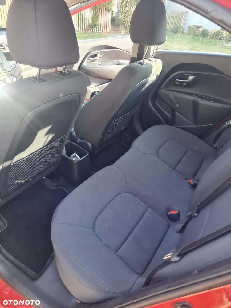 Kia Rio - 6