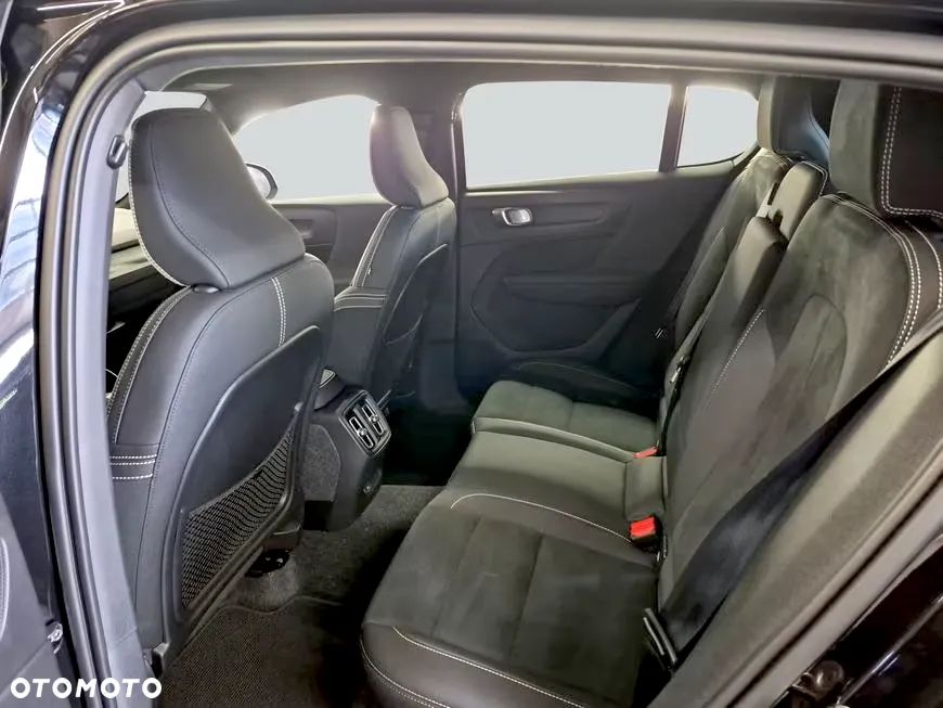Volvo C40 Recharge Twin Motor Ultimate - 10