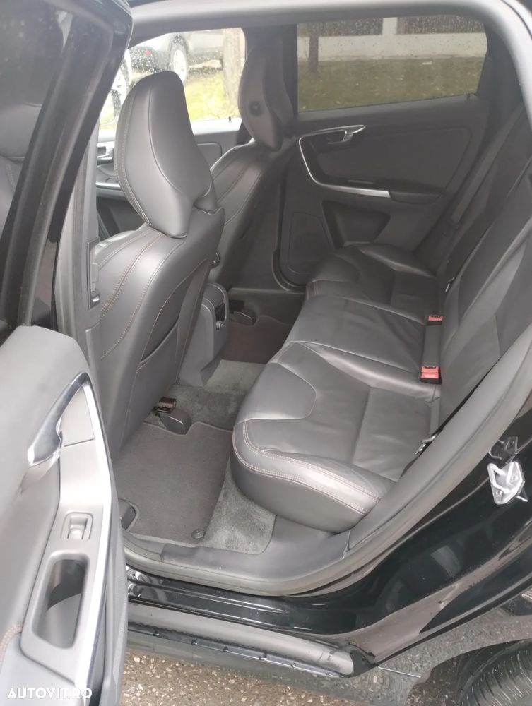 Volvo XC 60 D4 AWD Geartronic Kinetic - 8