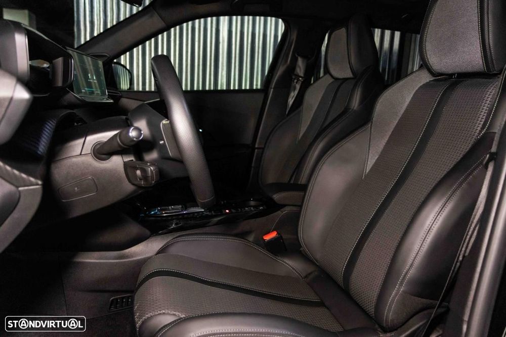 Peugeot e-2008 50 kWh GT - 38