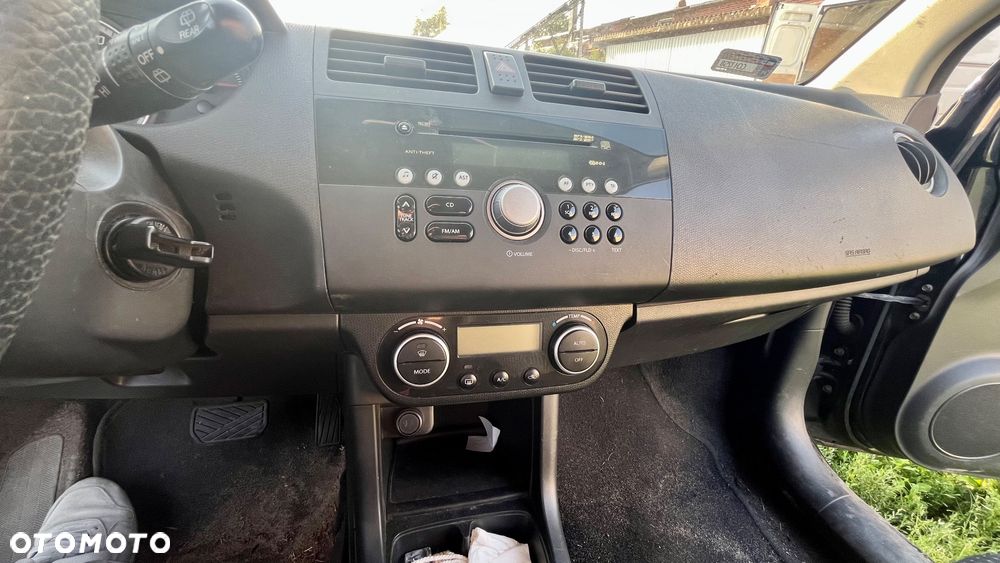 Suzuki Swift - 6
