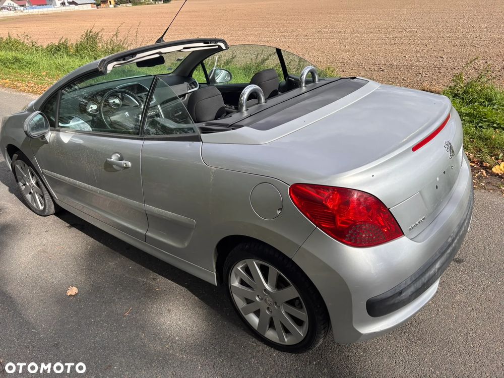 Peugeot 207 CC - 11