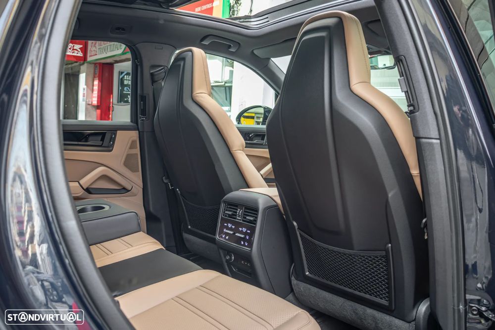 Porsche Cayenne S E-Hybrid Black Edition - 35