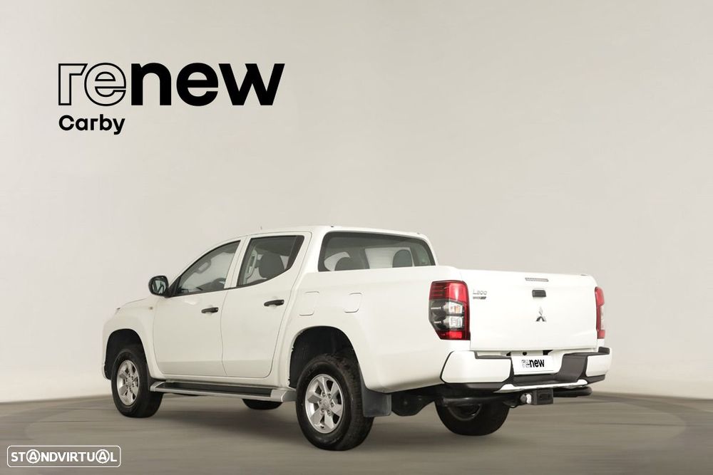 Mitsubishi l200 ver-2-3-di--d-strakar-space-cab-intense-4wd - 4