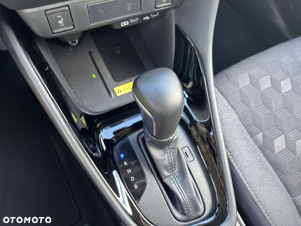 Toyota Yaris Hybrid 1.5 Style - 29