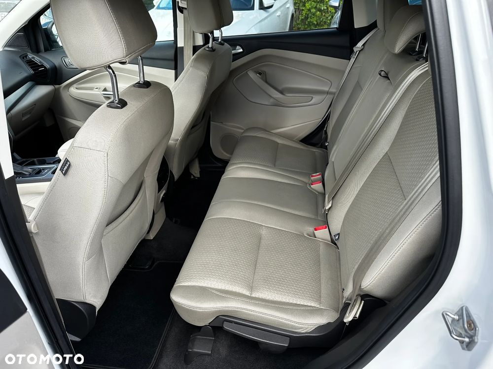 Ford Escape 2.0 EcoBoost AWD Titanium - 23
