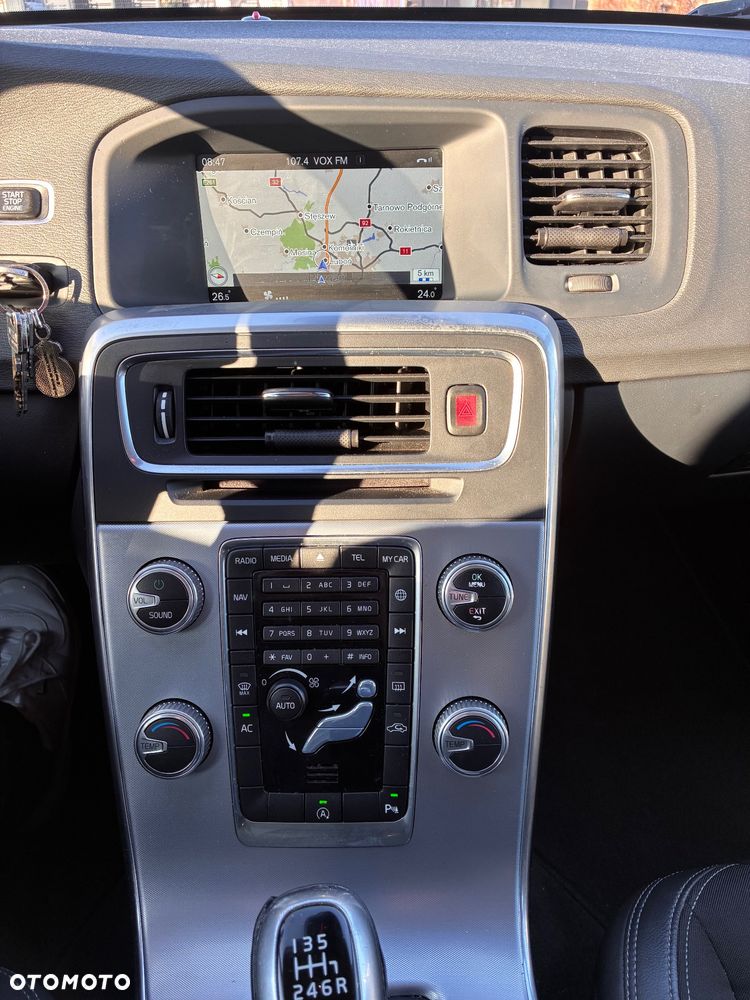 Volvo V60 D3 Momentum - 14