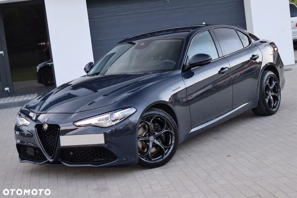 Alfa Romeo Giulia 2.0 Turbo 16V AT8-Q4 Veloce Ti - 2