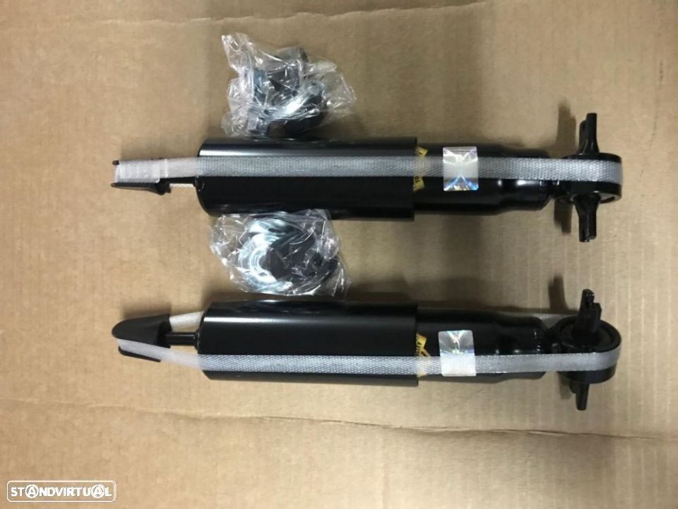 Par de amortecedores frente Mitsubishi Pajero L043 e L044 NOVOS - 1