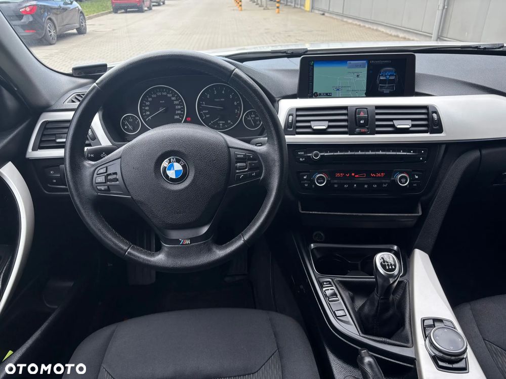 BMW Seria 3 316i M Sport - 8