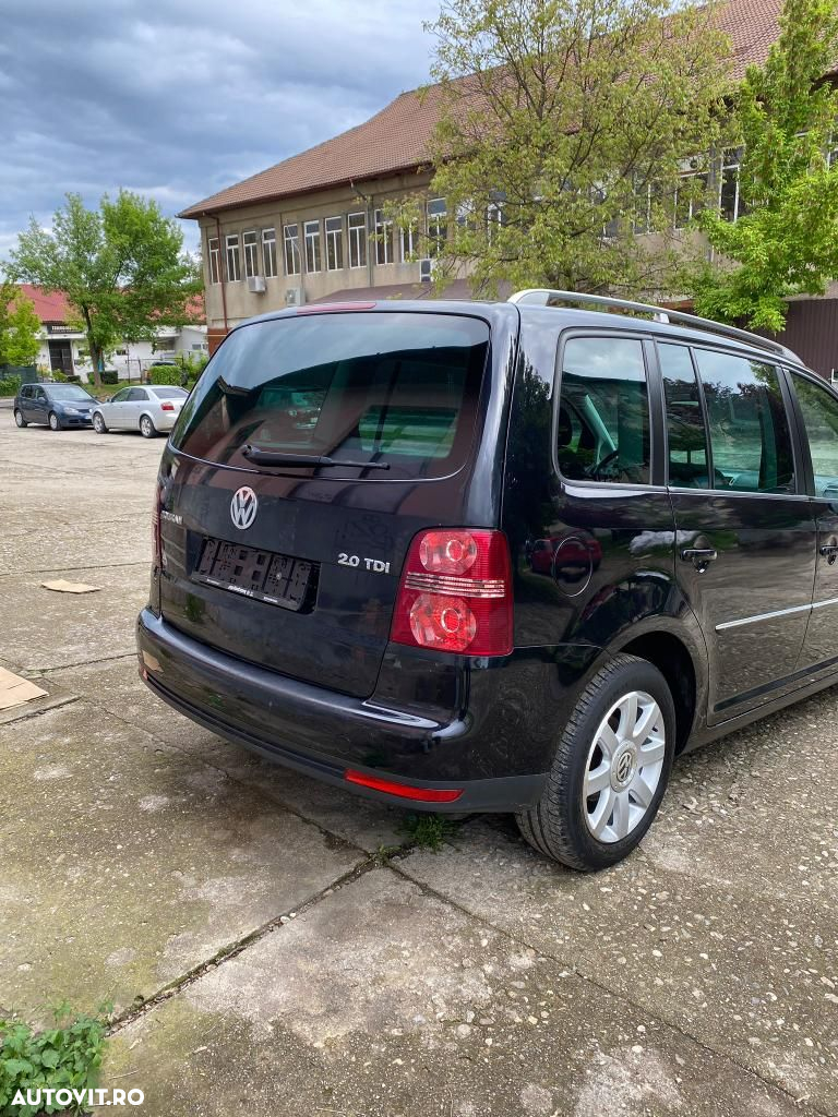 Volkswagen Touran 2.0 TDI DPF Highline - 8