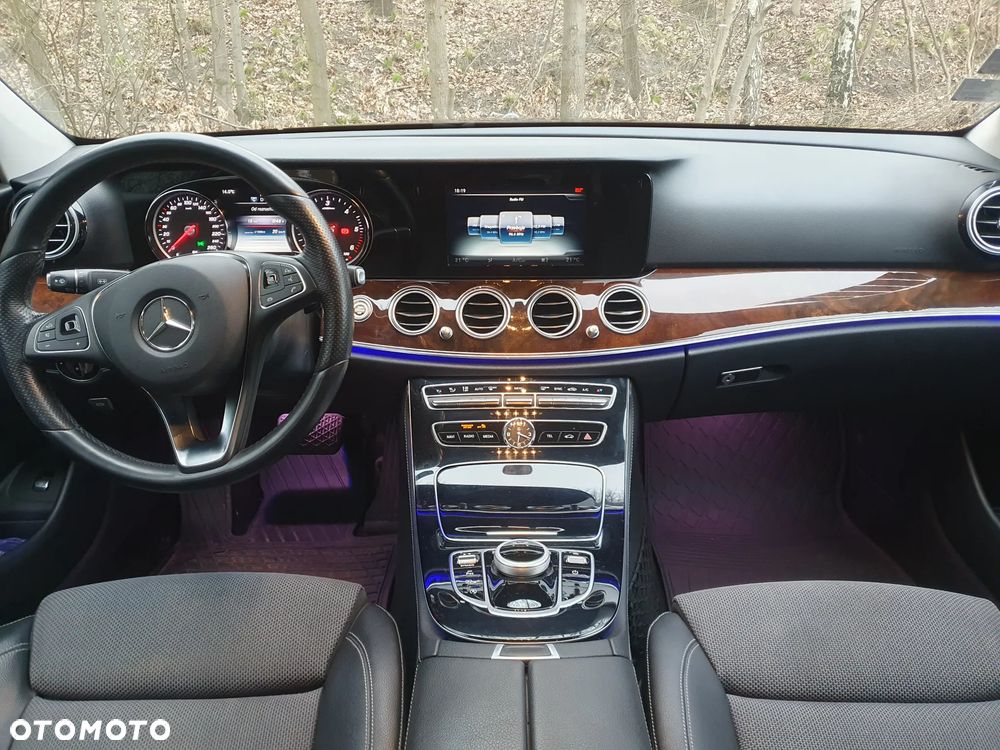 Mercedes-Benz Klasa E 220 d Business Edition 9G-TRONIC - 22