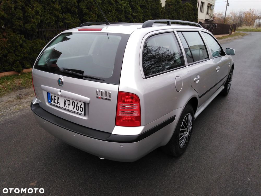 Skoda Octavia 2.0 Combi Ambiente 4x4 - 15