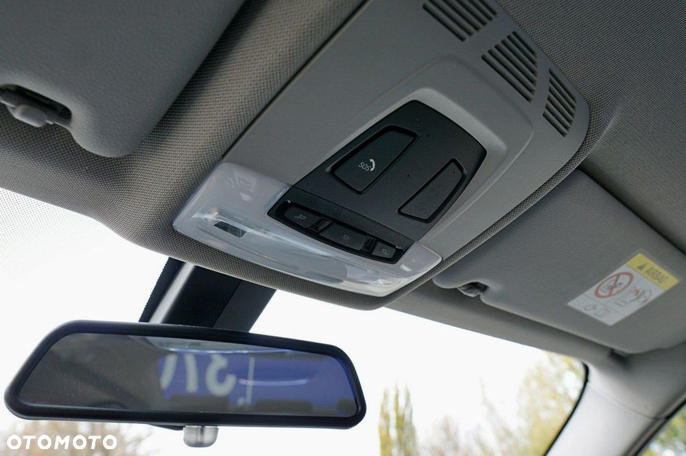 BMW Seria 3 318i Sport Line - 28