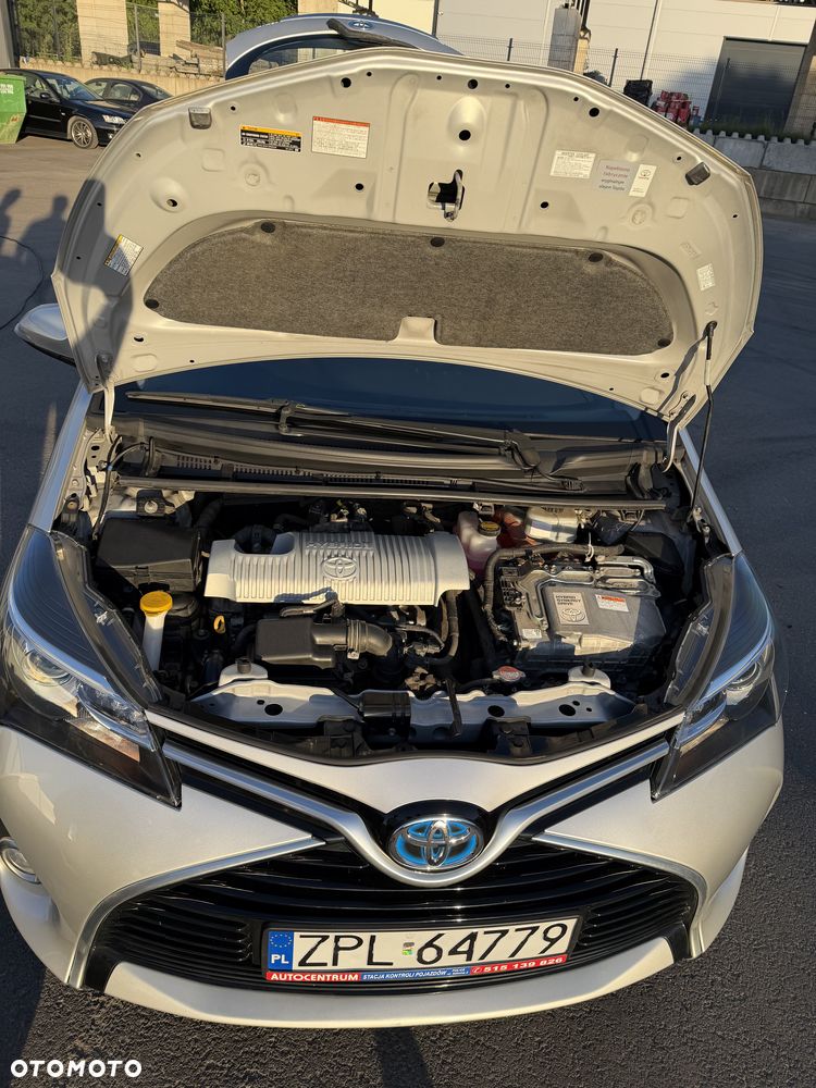 Toyota Yaris Hybrid 100 Premium EU6 - 16