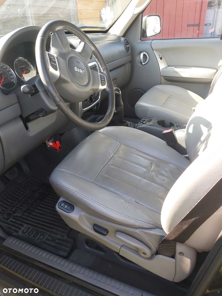 Jeep Cherokee - 5