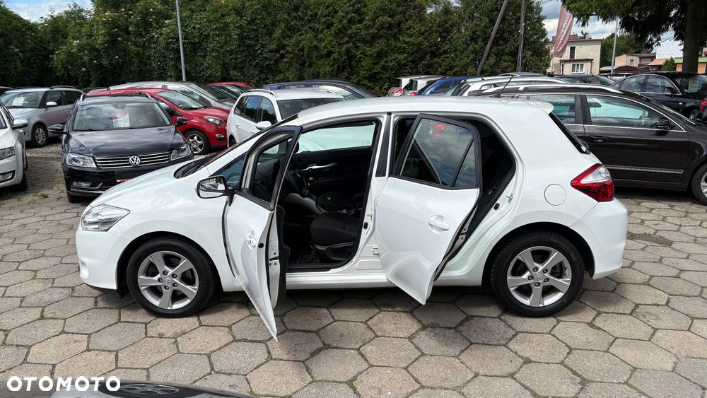 Toyota Auris 2.0 D-4D Executive - 9