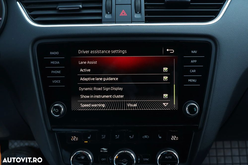 Skoda Octavia 1.6 TDI DSG Style - 20