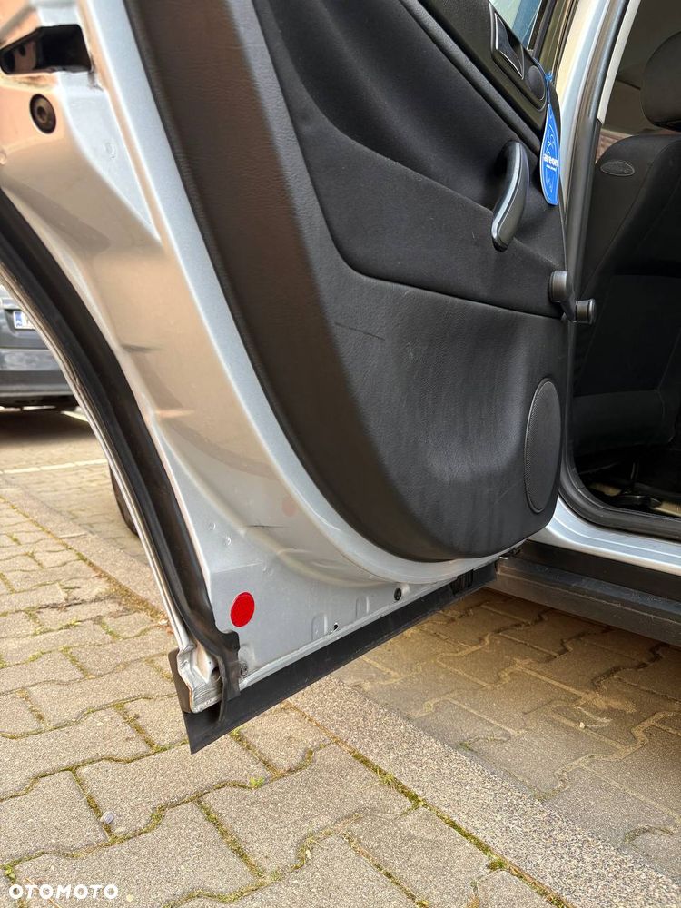 Volkswagen Passat 1.6 - 9