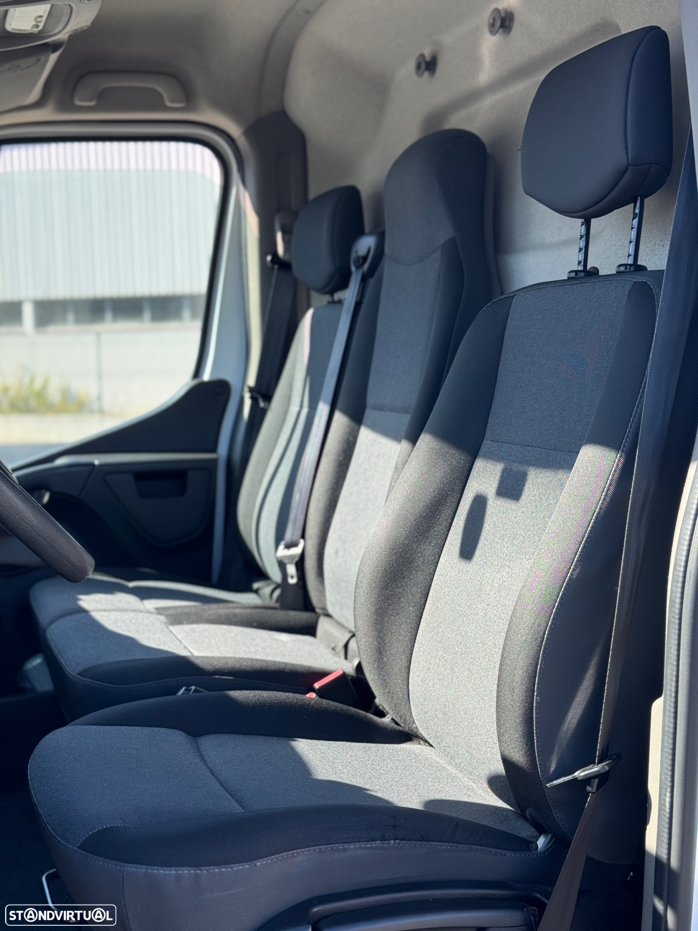Nissan NV400 - 11