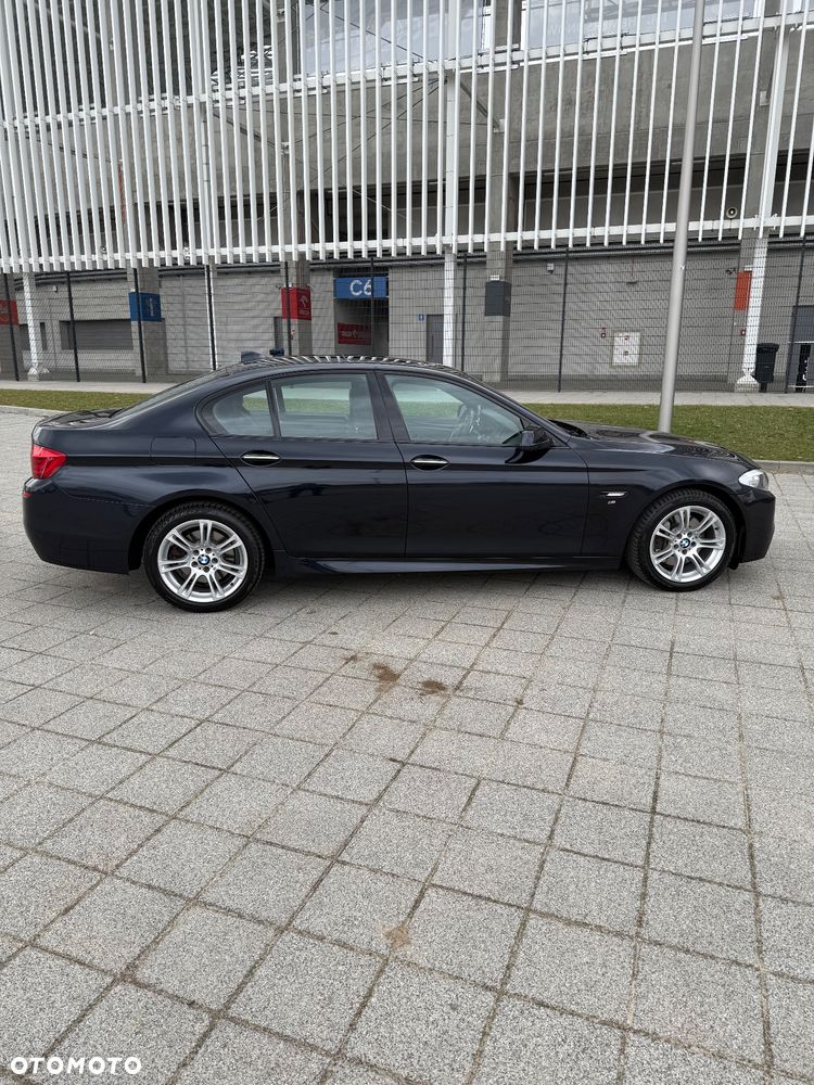 BMW Seria 5 525d xDrive - 2