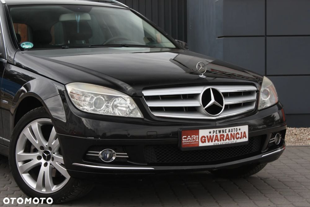 Mercedes-Benz Klasa C 180 CGI BlueEFFICIENCY Avantgarde - 16