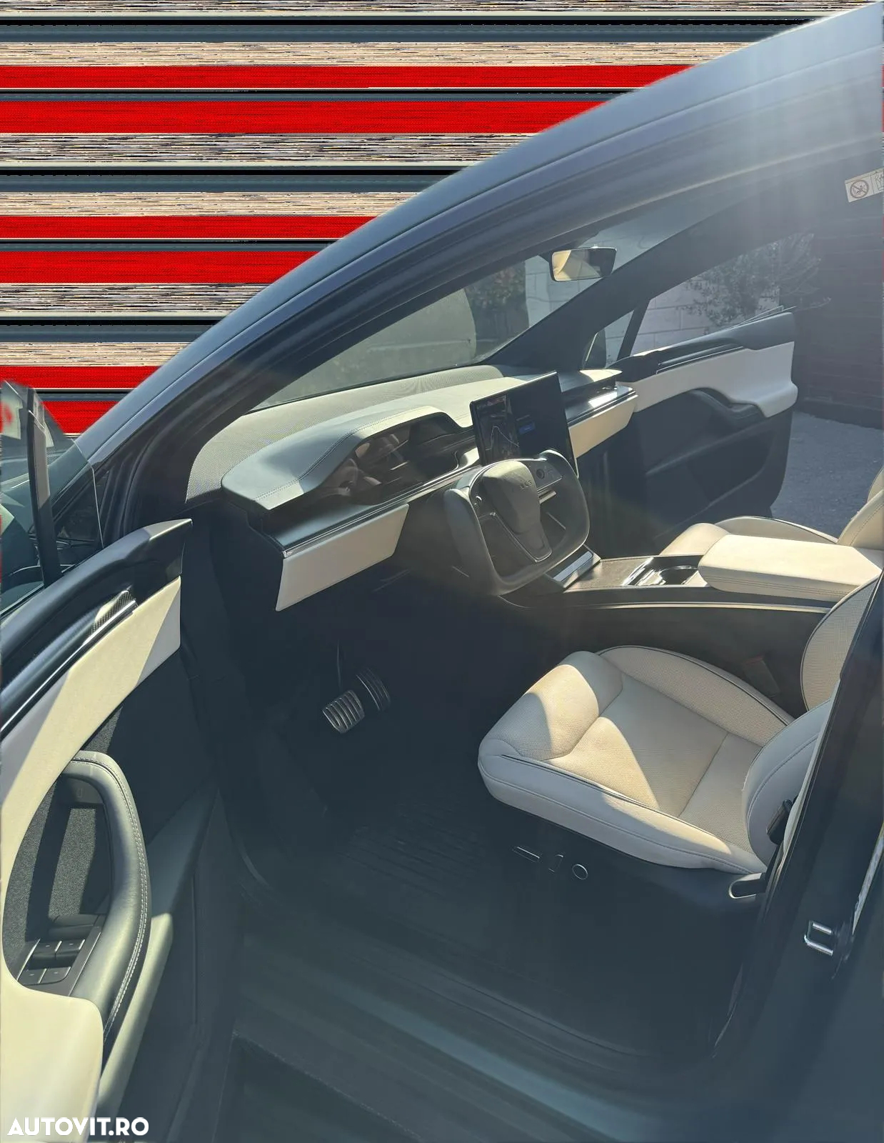 Tesla Model X Plaid - 6